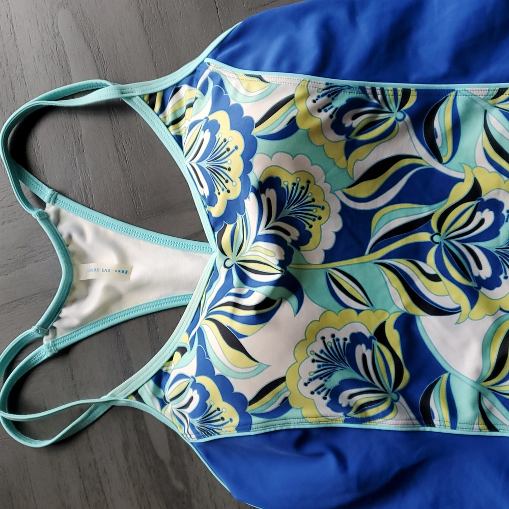 Lands' End Tankini Swim Suit Top - Picture 9 of 13
